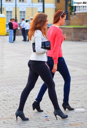 Девушки в джинсах суперстретч. Эскиз 22
