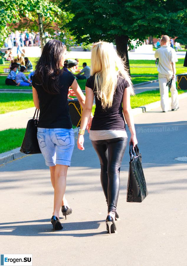 Girls in Leggings. Photo 11