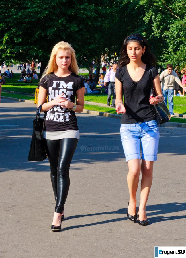 Girls in Leggings. Photo 12