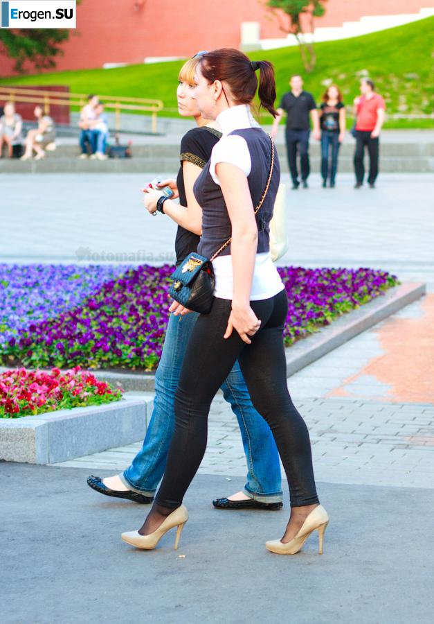 Girls in Leggings. Photo 31