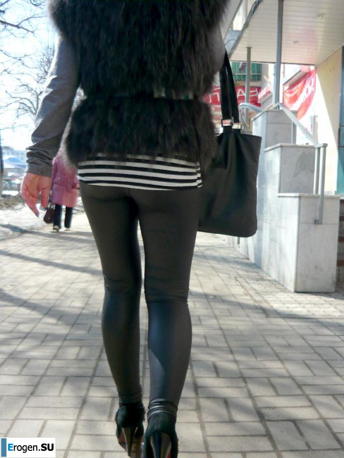 Girls in Leggings. Photo 59