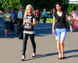 Girls in Leggings. Thumb 13