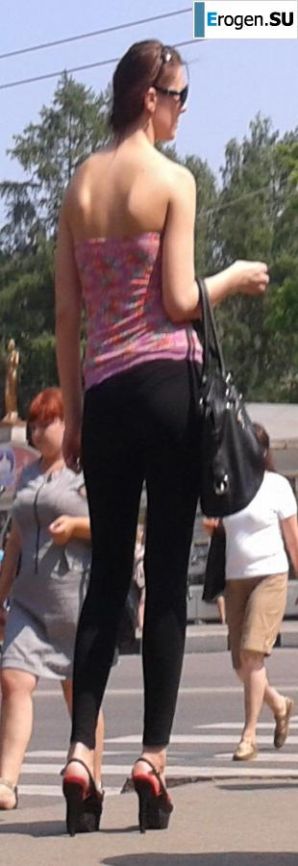 Девушки в леггинсах. Эскиз 10