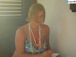 naked girls on the beach. Thumb 15