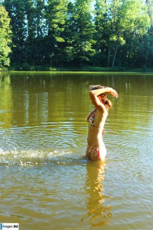 naked girls on the lake. Thumb 25