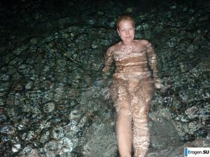 голышом на скалистых берегах. Эскиз 1