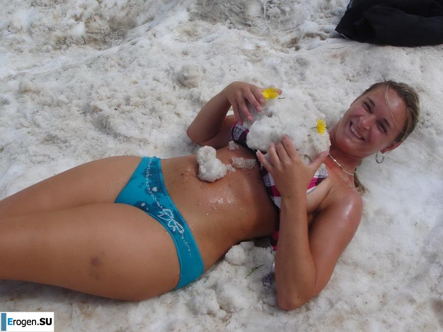 tourists and nudists in one bottle. Photo 10
