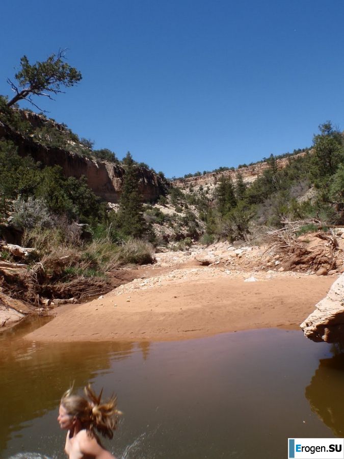 crazy girls in the canyon. Slide 11