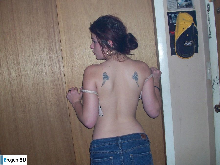without panties and with an animal look. Photo 4