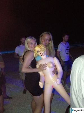 lecherous parties on the beach. Thumb 13