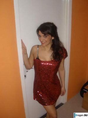 chic Italian woman posing and undressing. Thumb 26