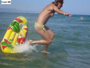 fun on a nudist beach. Thumb 24