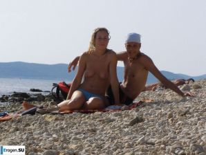 nude on the beach and in the room. Thumb 24