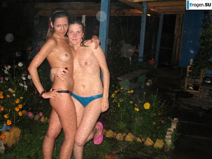 nudists in nature outside the city. Photo 45