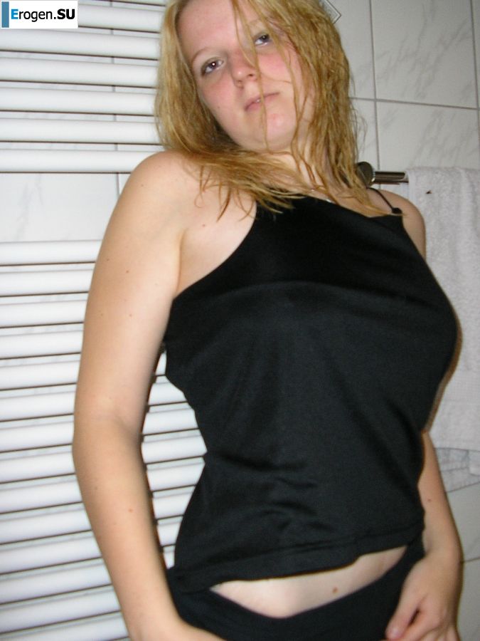 the next self-arrows of an uncut girl. Photo 21