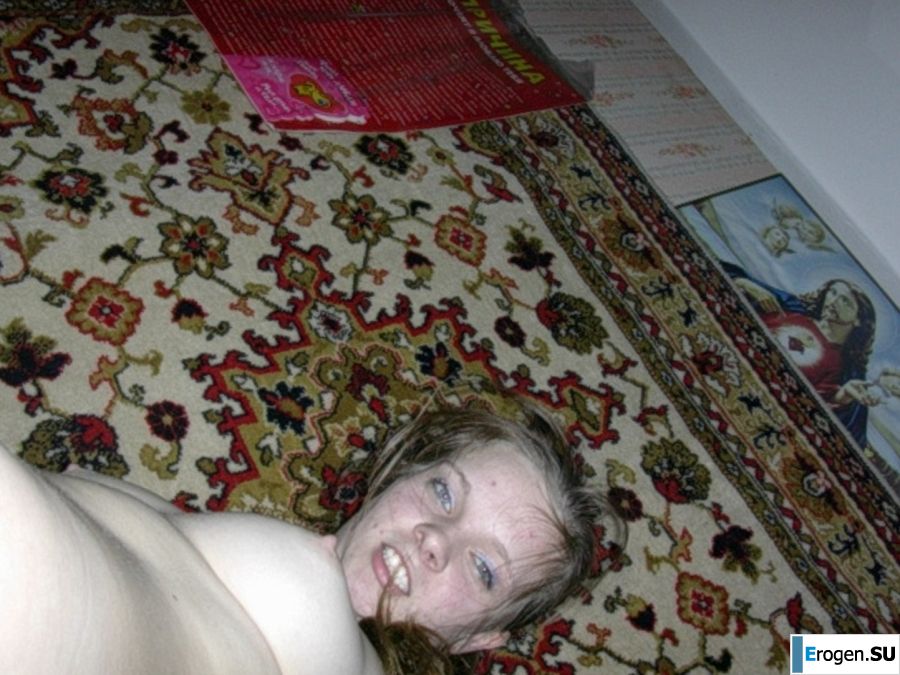a young girl with her boyfriend frolics. Photo 32