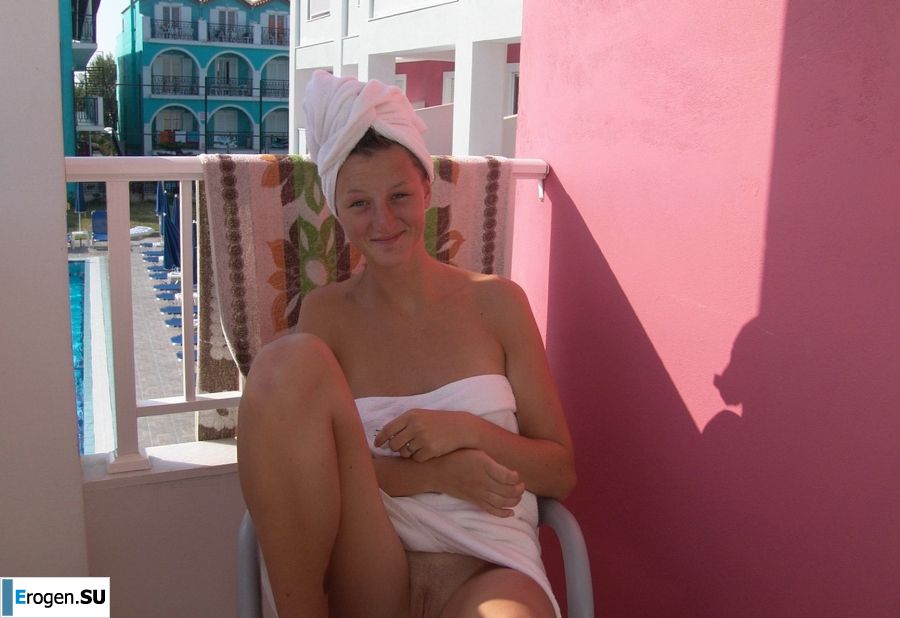 nudist on vacation with her boyfriend. Photo 55