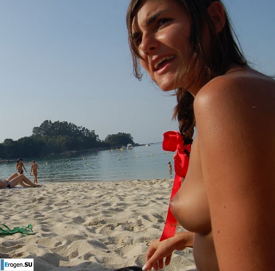 nudist lesbians. Part 2. Slide 17