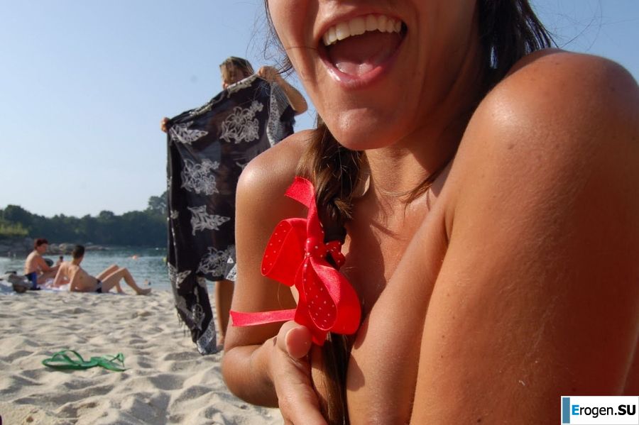 nudist lesbians. Part 2. Slide 20