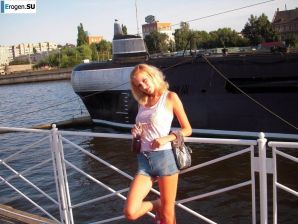 эффектная стервочка обнажается где то в европе. Эскиз 19