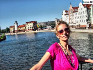 эффектная стервочка обнажается где то в европе. Эскиз 31