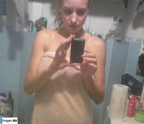 selfie in the bathroom after a shower. Thumb 6