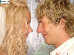 wedding and honeymoon of a blonde model. Thumb 8