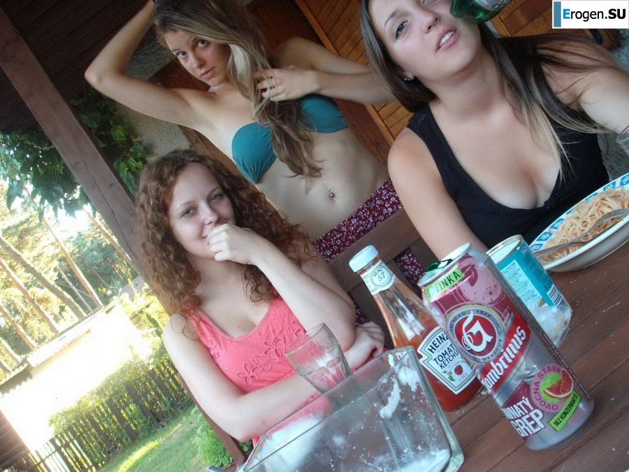 girlfriends and topless outdoor recreation. Photo 3