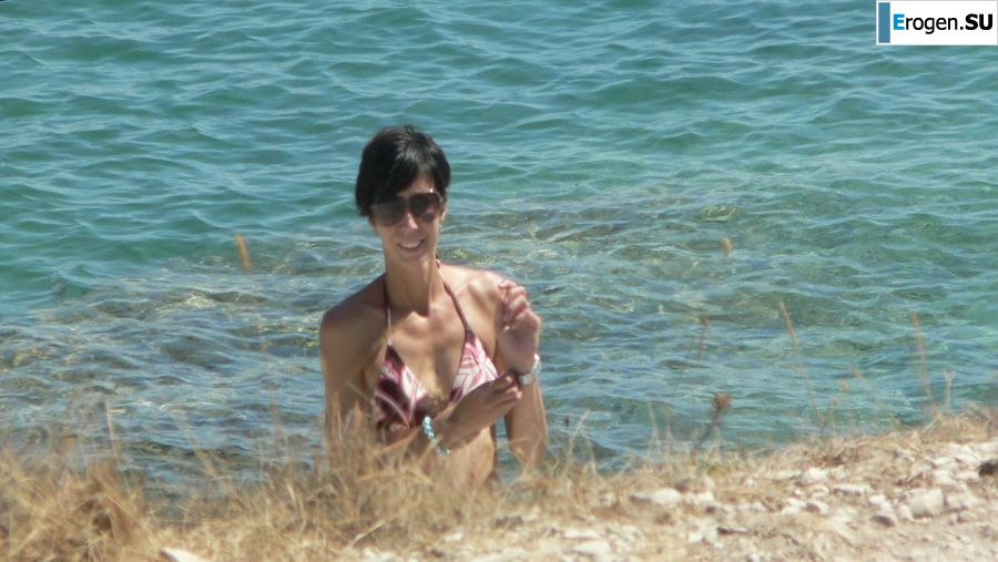 a peculiar tall girl with soft nipples. Photo 19