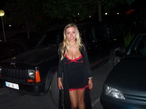 stripper in the courtyard with her boyfriend. Thumb 24