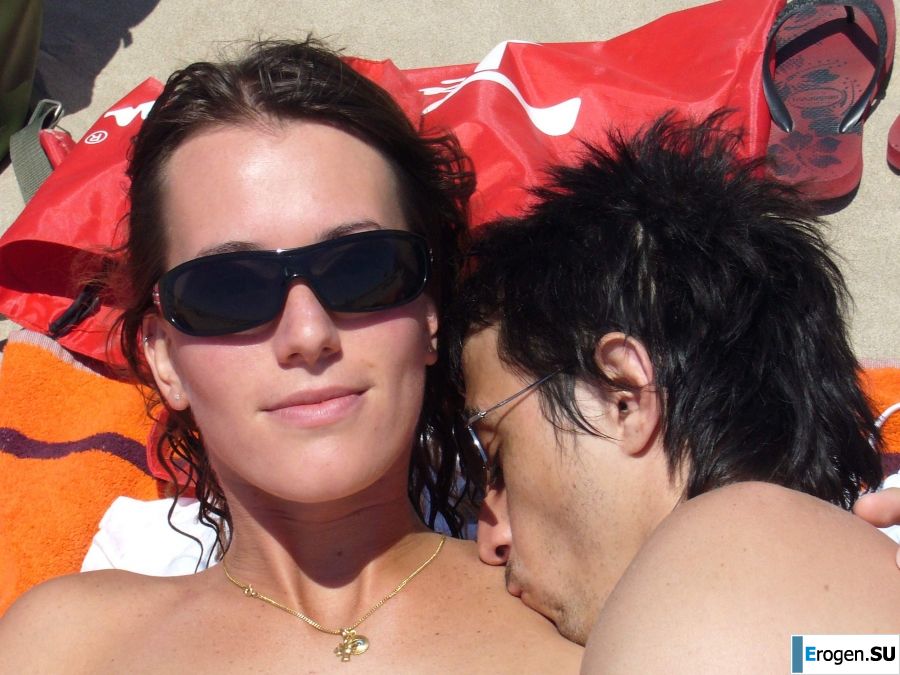 Lesbian on vacation with a friend. Part 4. Slide 25