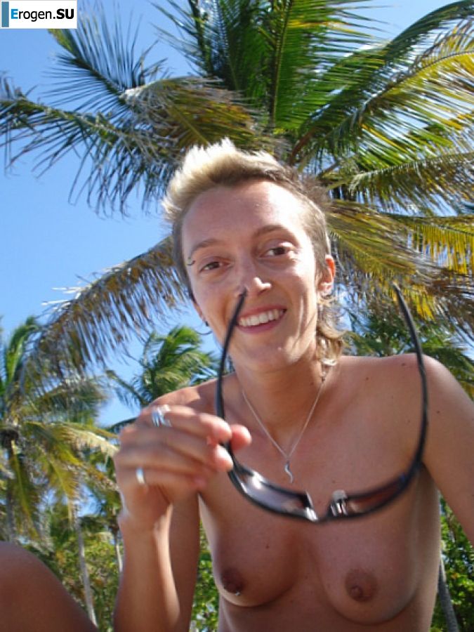 Lesbian on vacation with a friend. Part 4. Slide 40