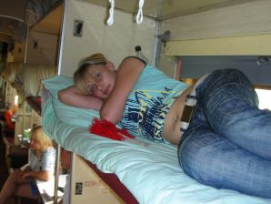 The girl undressed in the company of vacationers and showed an excellent figure. Thumb 24