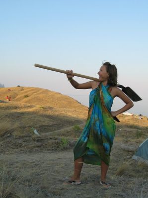 The girl undressed in the company of vacationers and showed an excellent figure. Thumb 38