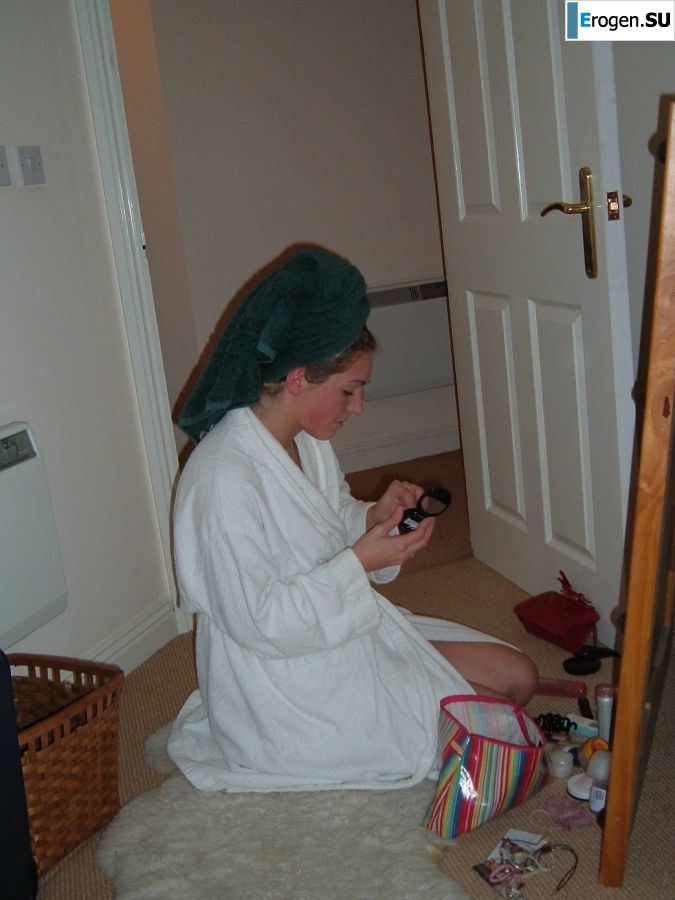 A woman spreads her legs on the bed and in the bathroom. Part 2. Photo 22