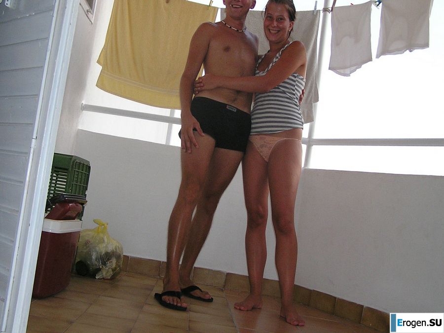 A sports student undressed on the beach and swam naked. Part 2. Photo 35