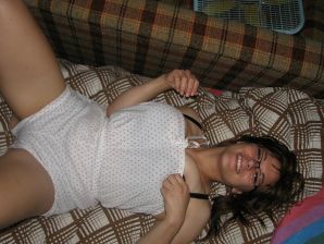 A girl with large breasts poses in clothes and then undresses. Thumb 30
