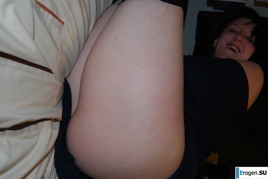 A fluffy chick in lace underwear pleases herself with her fingers. Slide 15