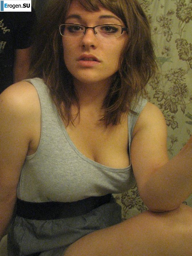 A girl with large breasts poses in clothes and then undresses. Part 2. Slide 16