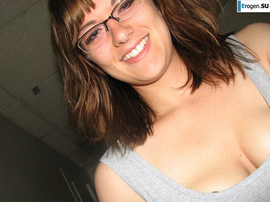 A girl with large breasts poses in clothes and then undresses. Part 2. Slide 18