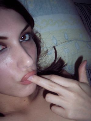 A young girl has sex with a guy and poses for the camera. Thumb 4