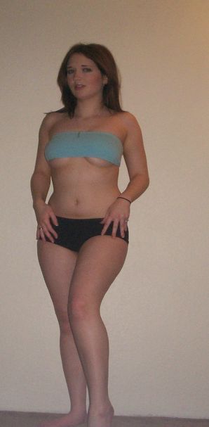 A girl with magnificent hips is spinning in front of the camera. Thumb 6