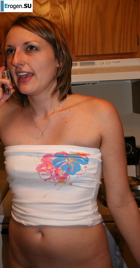 The young wife undressed and showed her fluffy and small tits. Slide 10