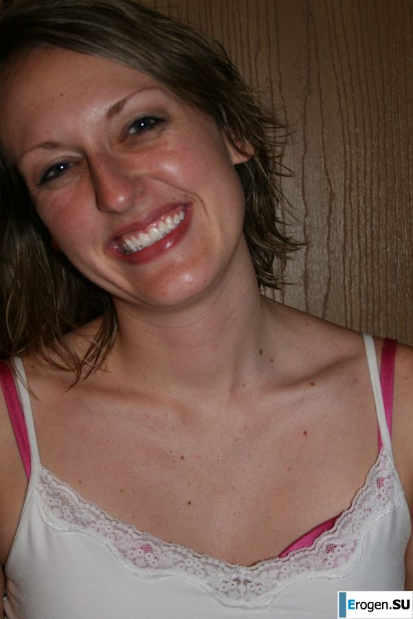 The young wife undressed and showed her fluffy and small tits. Slide 38