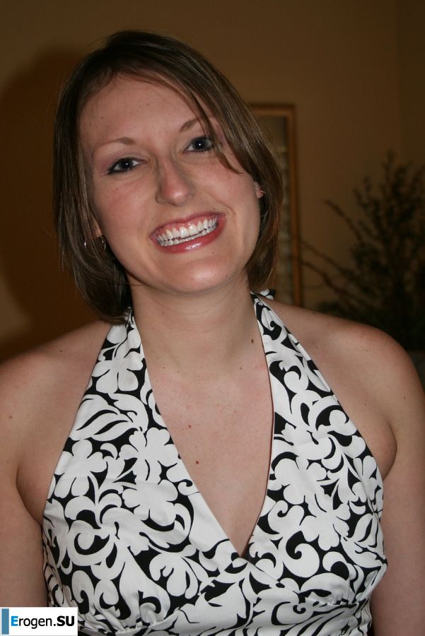 The young wife undressed and showed her fluffy and small tits. Slide 42