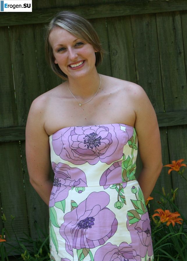 The young wife undressed and showed her fluffy and small tits. Slide 51