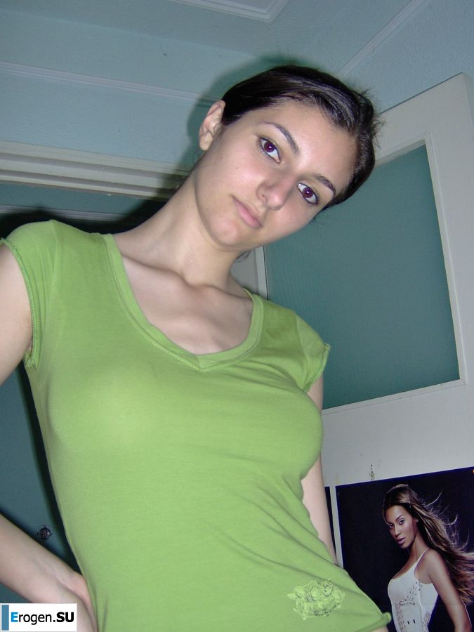 Oriental beauty shows the ass in clothes and without. Part 2. Slide 22