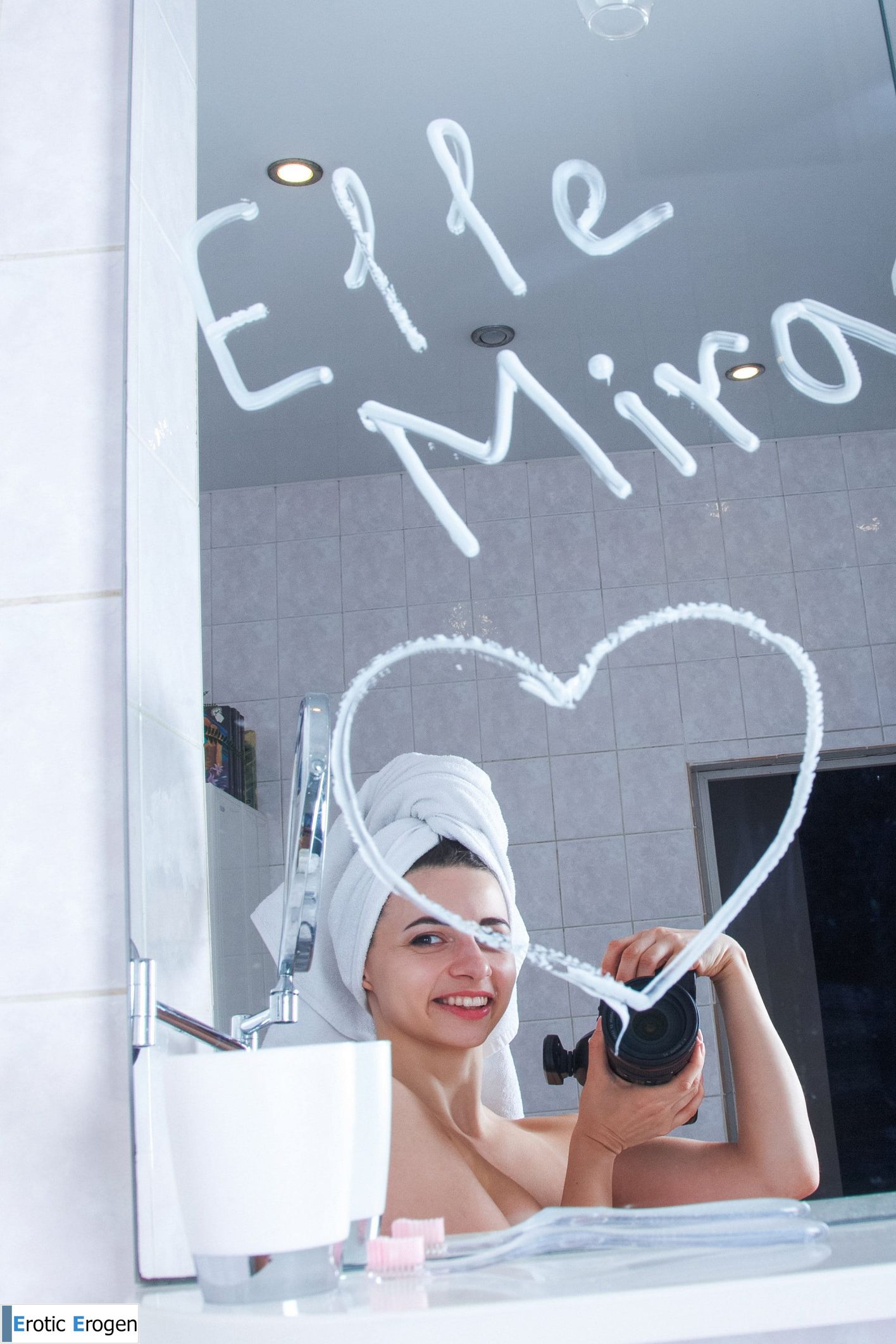 Elle Mira in V Elle Ntine. Picture 20