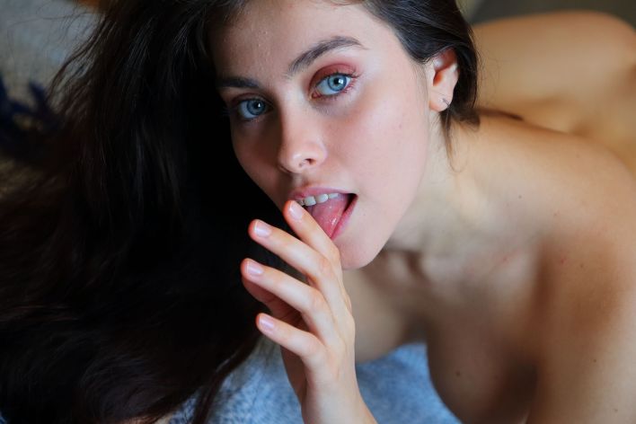 Foxy Alissa in Read Me. Эскиз 13