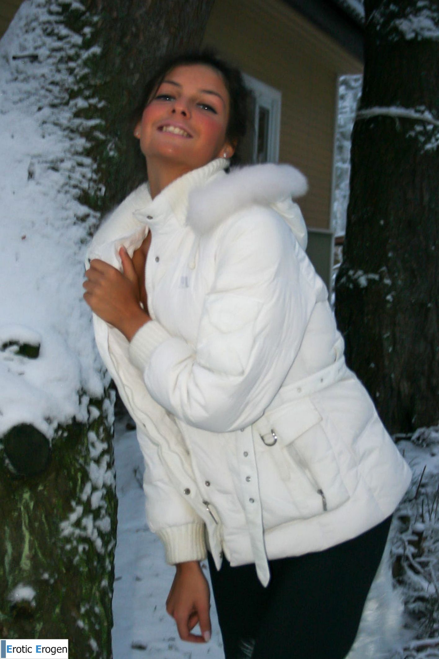 Isabella in Exhibitionist. Picture 52